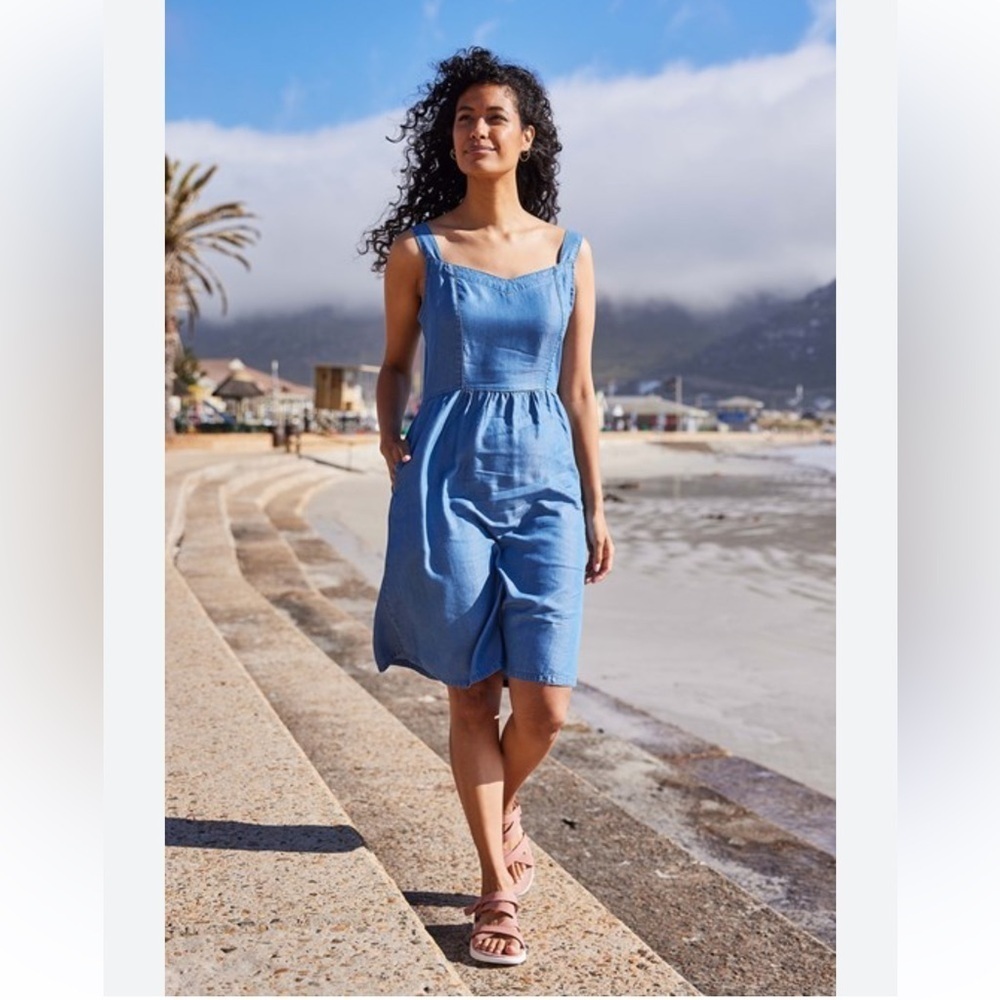 Mountain Warehouse 100% Tincel chambray knee length dress SZ 6 blue lightweight